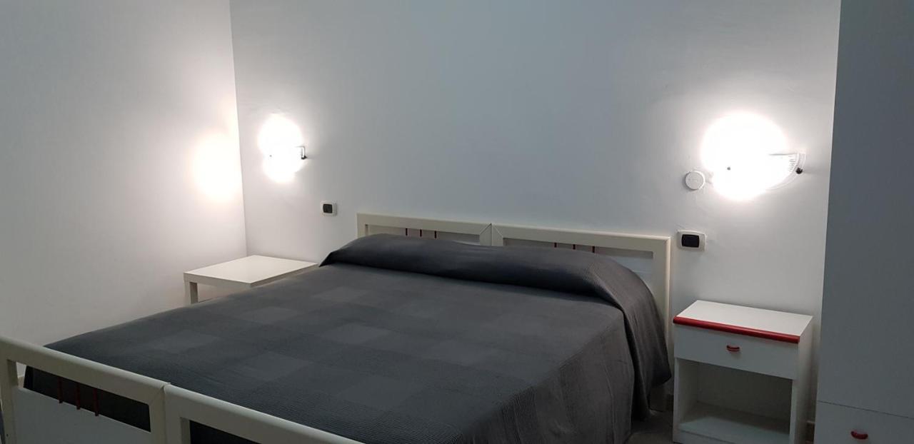 Holiday B&B Vico Del Gargano Bagian luar foto
