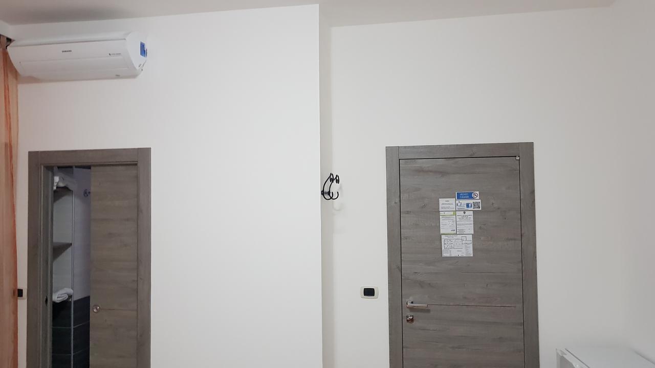 Holiday B&B Vico Del Gargano Bagian luar foto