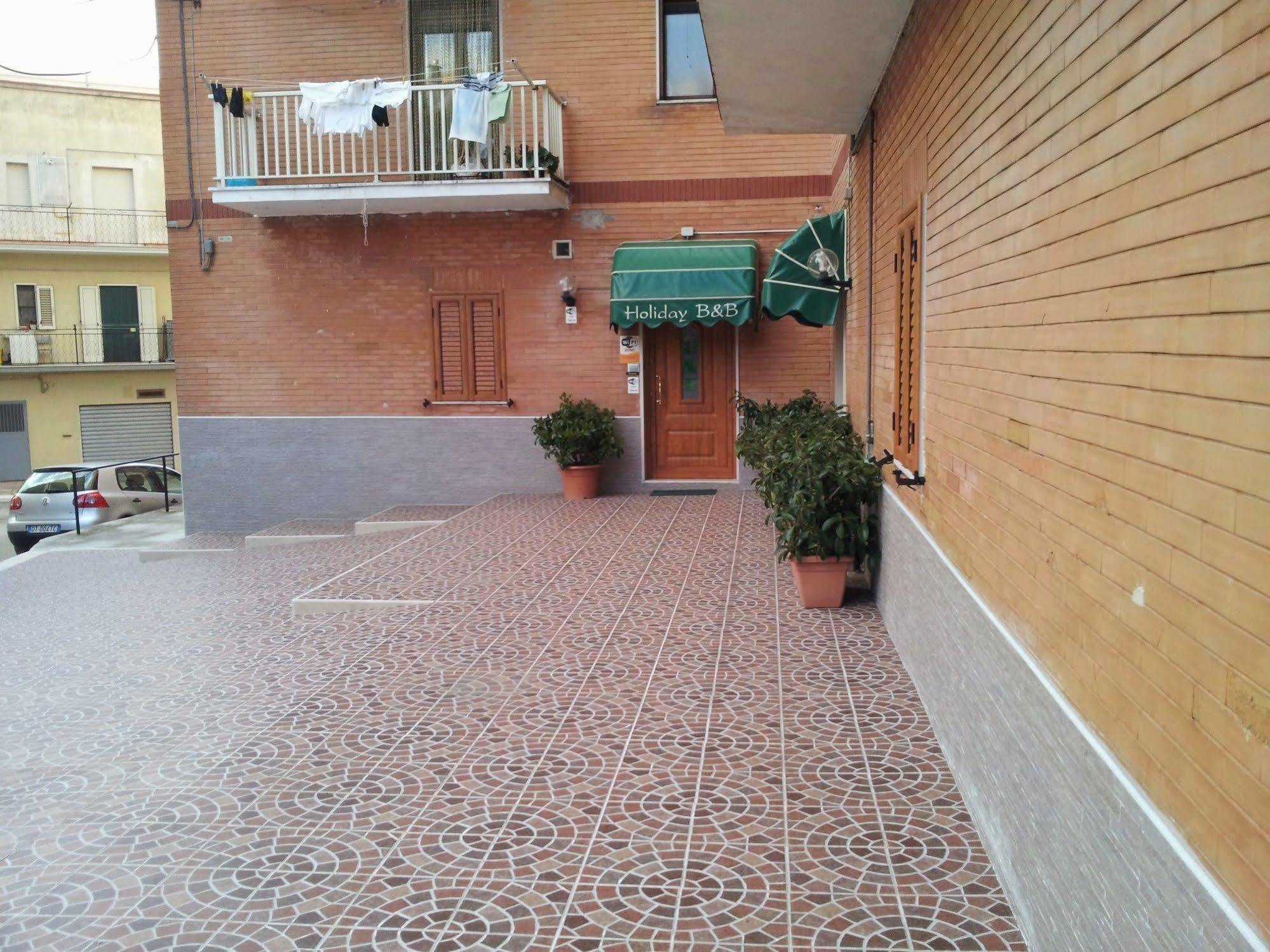 Holiday B&B Vico Del Gargano Bagian luar foto