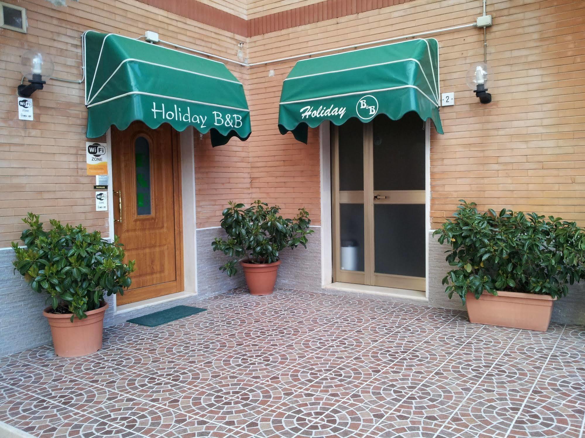 Holiday B&B Vico Del Gargano Bagian luar foto